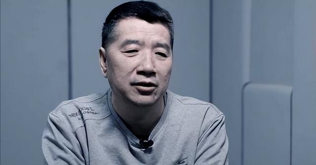 国家出手！6大首富落网，坑惨老百姓欲移民跑路，没一个值得原谅