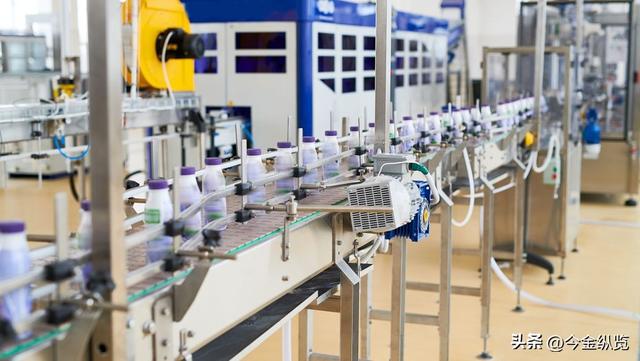 百度昆仑芯亮剑！两款AI芯片炸裂发布，彻底打破英伟达垄断野心！