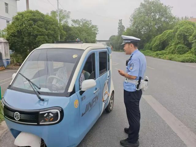 电动车要考驾照！3类车不用考，上路不扣不罚，4种必须考