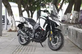 五羊本田冒险车猛鸷，14480起，前后碟刹马力16.3匹，新手推荐图片