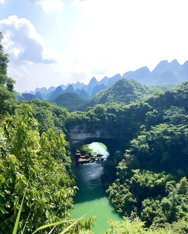桂林和柳州交界处有个小镇，默默无闻，却藏着全国独一无二的景观