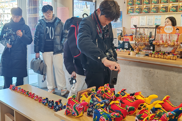 “发现临沂”City walk正当时——临沂大学“城市文旅探索家”大学生旅游线路体验活动举行