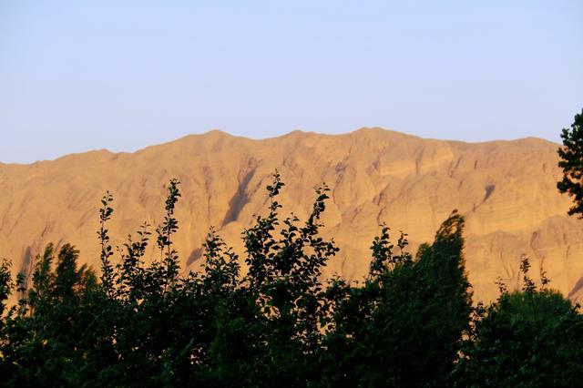 夕阳河边小村，黄河洄水湾（黄河石壁）