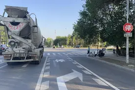 北京大货车“右转必停”标志标线，今年再增107处图片