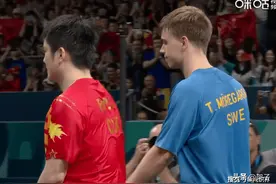 樊振东赢了，但李宁输了？为何他衣服像雨淋一样？原因找到了！图片