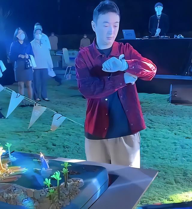 逆风翻盘？38岁王思聪再破"天花板"	，让王健林和整个商界"沉默"了