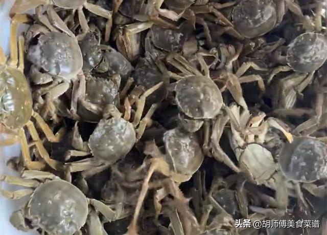保存螃蟹，直接放冰箱就错了！老渔民教您一招，放7天都鲜活好吃