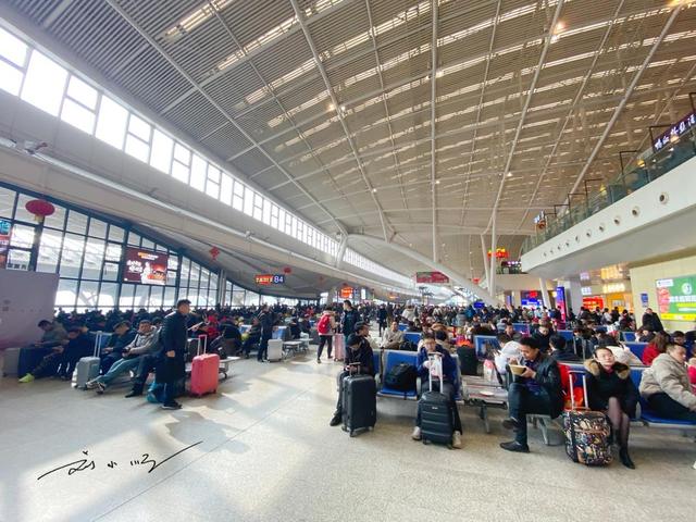 武汉常常号称“大武汉”，那么，武汉的面积到底相当于几个北京？