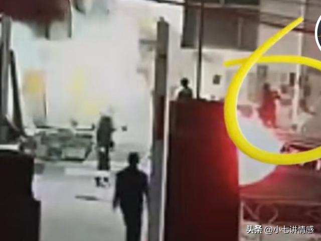 山西狗咬人事件中，狗的女主人这3个神奇操作，值得人们深思