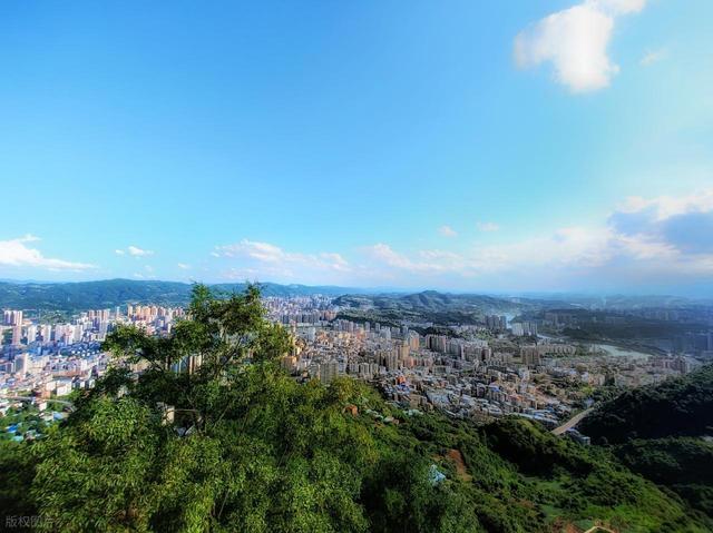 我是山东人，去了趟四川达州，不吹不黑，达州比网上评价的还要好