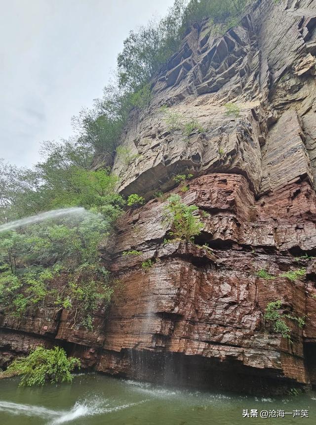 洛阳龙潭大峡谷的水，流不尽，道不完，说不尽，玩不完
