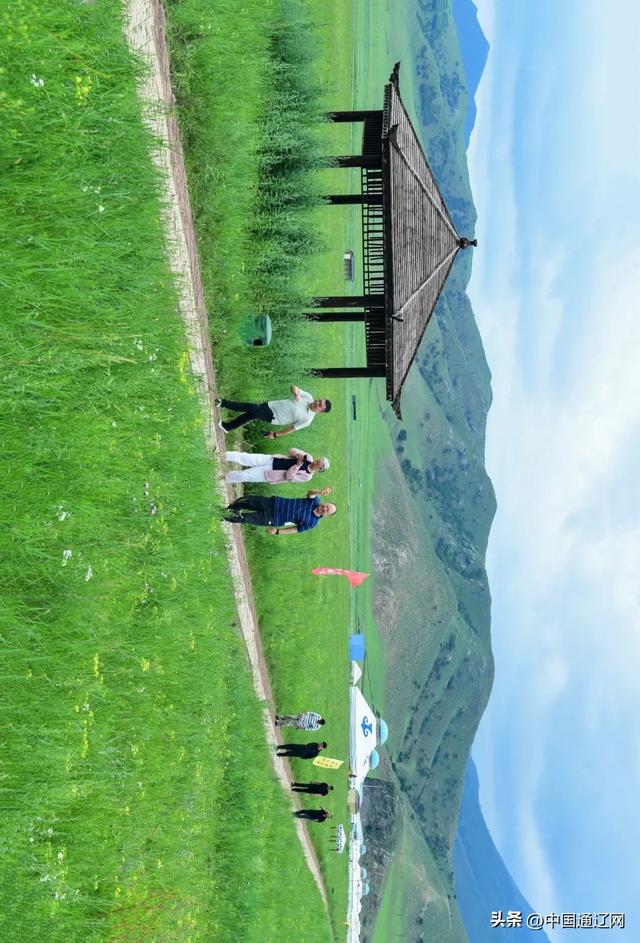 夏天，请到山地草原来