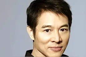 1993年李连杰拍六部电影，有四部代表作，年轻时拼搏付出总有回报图片