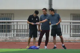 季铭义、吴庆、魏新、罗笛、邱卫国……“渝超”教练团队陆续亮相图片