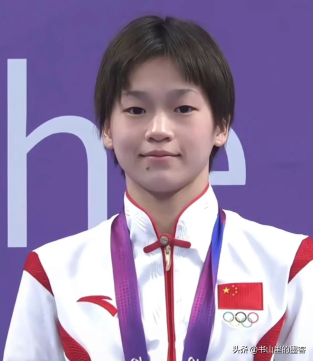 全红婵正式回归亮相！身材高挑颜值超级抢眼，留长发后判若两人