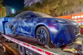 新车 | 配“天神之眼”智驾/三厢版9.98万起 比亚迪海豹06旅行版曝光图片