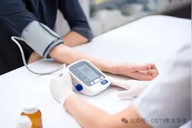 高血压一口酒都不能喝？医生提醒：高血压患者别再喝这3种饮品了图片