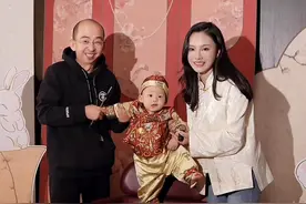 被称“第一丑星”，娶美妻开豪车，身价过亿的巨兴茂如何逆袭的？图片