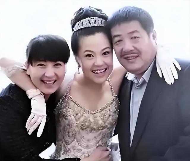 闫学晶风波终于落幕	，6个男人惨遭牵连，儿媳与继女最不好过