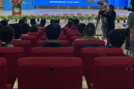 武汉四学子入围 第65届IMO中国数学奥林匹克国家集训队（第二阶段）在武昌实验中学开训图片