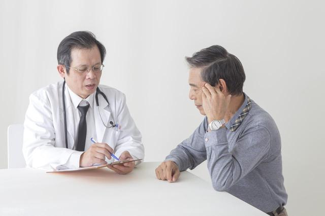 为什么越来越多的老年人，在65岁之后中风？主要原因有4点