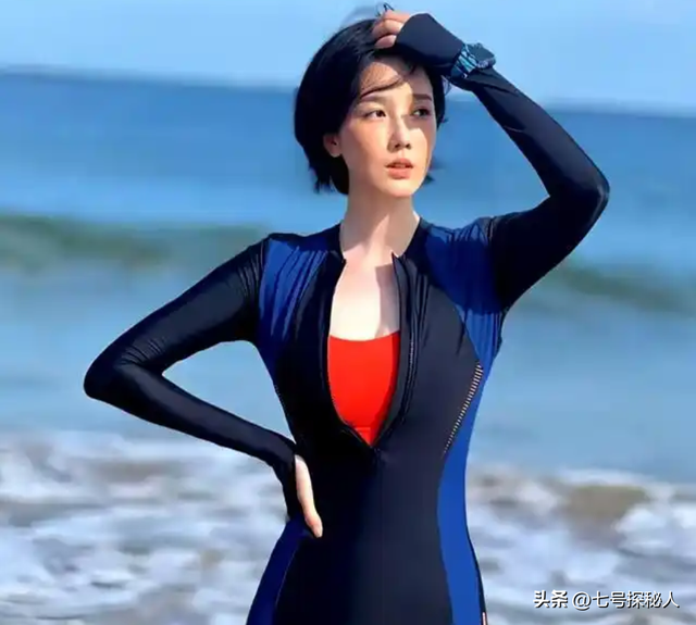 因身材发育过猛，无奈退出国家游泳队，却被三流导演看中捧成顶流