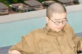 躺在女人堆里捞钱？被脱口秀开除的李诞，被扒得“底裤”都不剩了图片