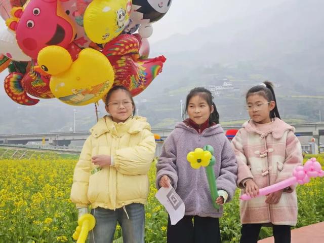 花海为幕 乐音为诗......屏山中都油菜花季开启沉浸体验热潮