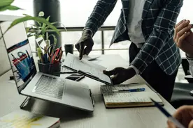 普通护士的月收入有多少？在编护士薪资待遇更好吗？工作优势解析图片