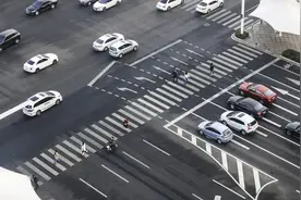 网约车上市混战，如祺出行押注Robotaxi翻盘？图片