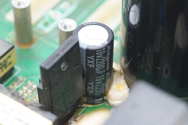 重达18斤的大块头，内部全是灰，麦格米特15kW充电模块拆解