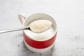 蛋白粉究竟对身体有没有害？专家叹息：这些知识，很多人还不了解图片