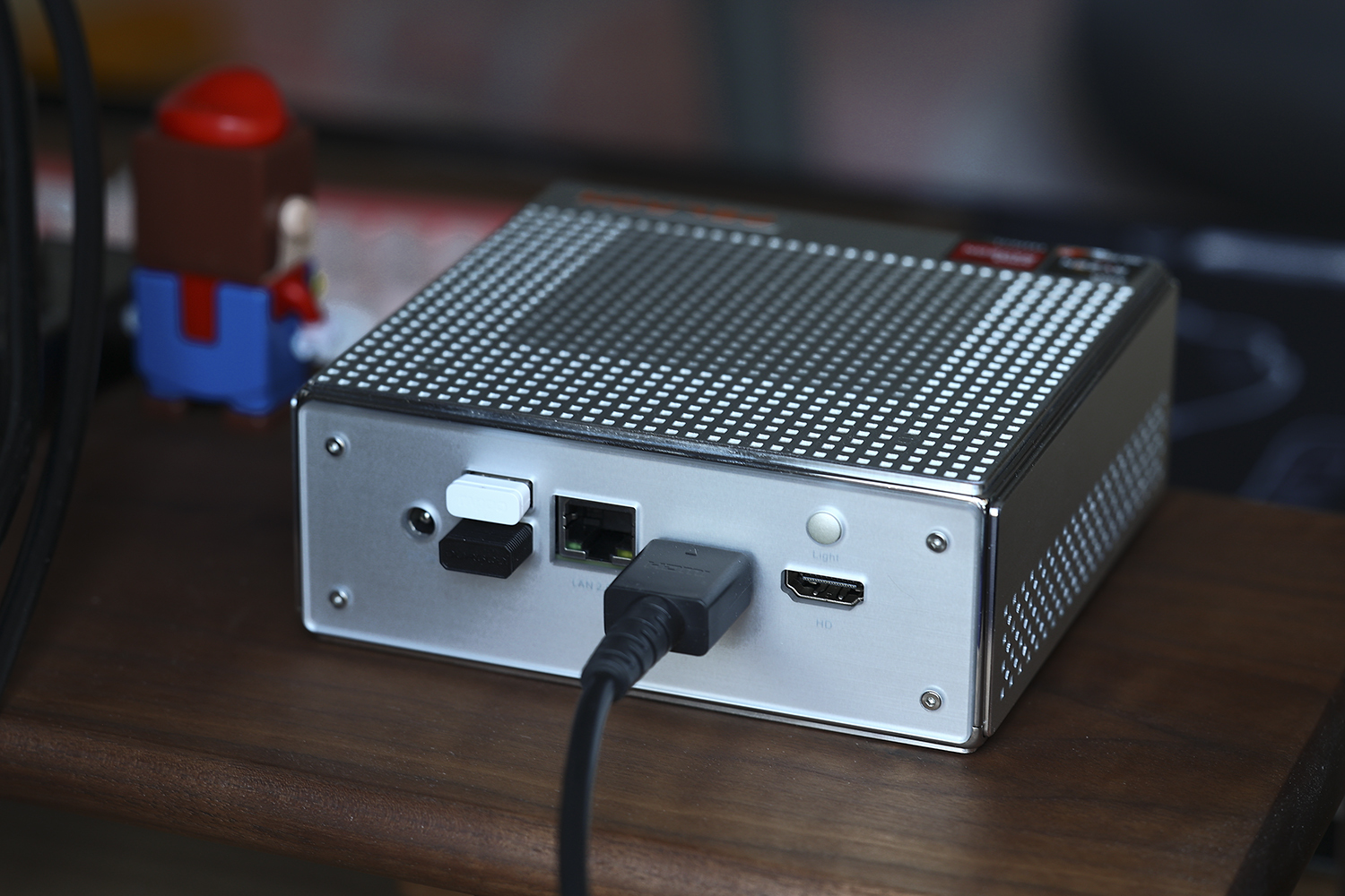 谁说迷你主机没有光污染,磐镭银翼HA-4再创极致