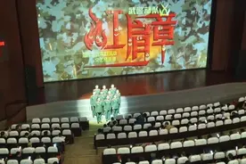 武警部队忠诚卫士文化育人情景课《红肩章》首进松江图片