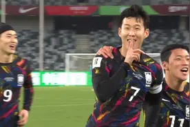 拿走3分和关注度！孙兴慜2射1传当选最佳、闭嘴手势挑衅后又狂夸中国球迷，与队友连夜包机离开深圳图片