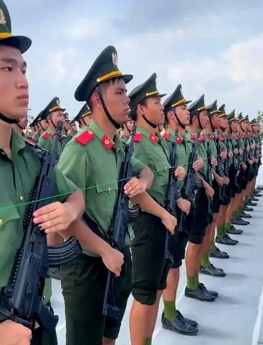 越南与中国杠上了？中国前脚定下9月3阅兵，越南后脚就定9月2！