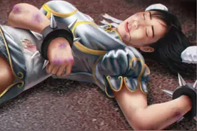 春丽历代战败画面，她没站起来我却站起来了图片