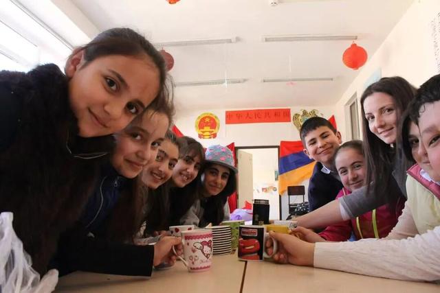 人均卡戴珊，这个忧伤又美丽的小国让我念念不忘