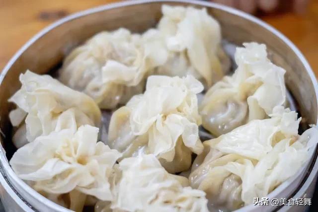 做烧卖皮“水和粉”好多人比例就弄错了,难怪皮难擀,干硬不好吃