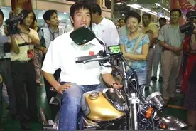 二十年前大明星代言过的8款摩托车，个个经典，最后一个已经封神图片