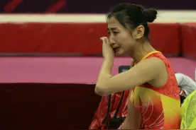 世界冠军嫁给二婚男，未婚先孕被丈夫轻视，如今怎样了？图片
