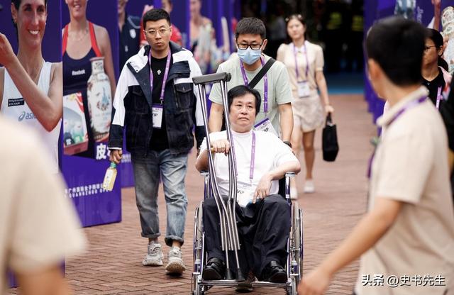 深圳机场事件反转！完整监控曝光，郑智化发文道歉	，评论区沦陷