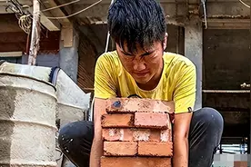 自称上清华不如搬砖的林万东，高考713分，如今怎么样了图片