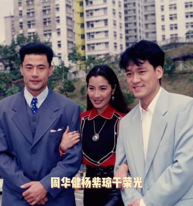64岁周华健和67岁于荣光昆明相聚，哥俩喝得脸通红 保养得都还年轻