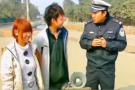 15年前被谭警官抓的那对“破电动车情侣”，如今过得怎么样了图片