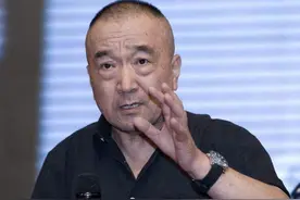 不参加儿子婚礼，不接广告与代言的李保田，是娱乐圈的一股清流图片