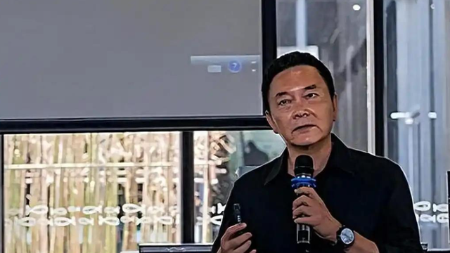 他曾与刘涛同床共枕4年，如今年过六旬依旧未娶	，刘涛直言愧疚