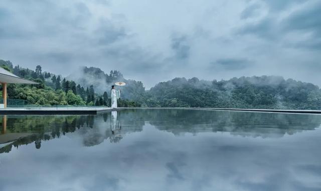 秋崃 | 深秋微凉，正好躲进邛崃山里泡个汤！