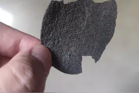 嗜超辣超酸，胃还好吗？记者走访：超辣薯片、超酸糖等刺激性食品海口市面有销售图片