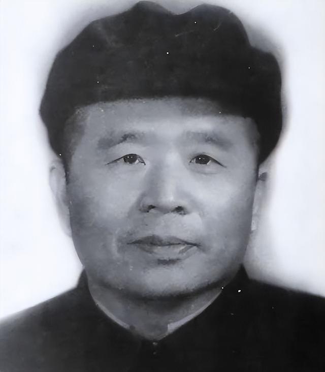 他是河南第一任省委书记，47岁因病去世，其秘书后成为国务院总理